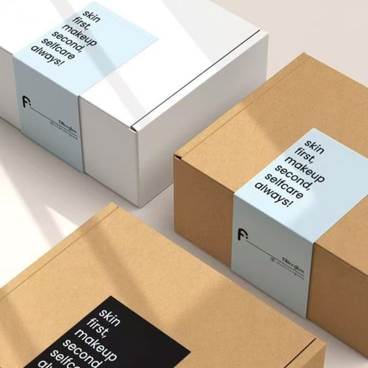 A Pakvel-branded unboxing detail